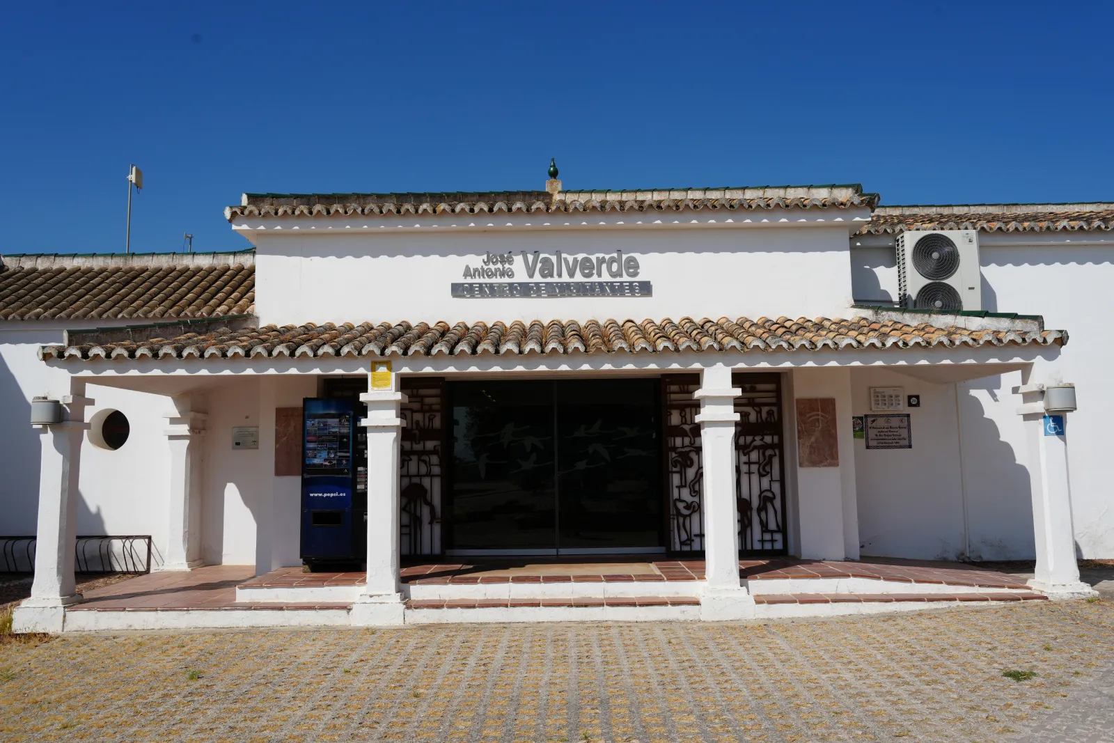 The José Antonio Valverde visitor centre at Laguna de Fuente de Piedra
