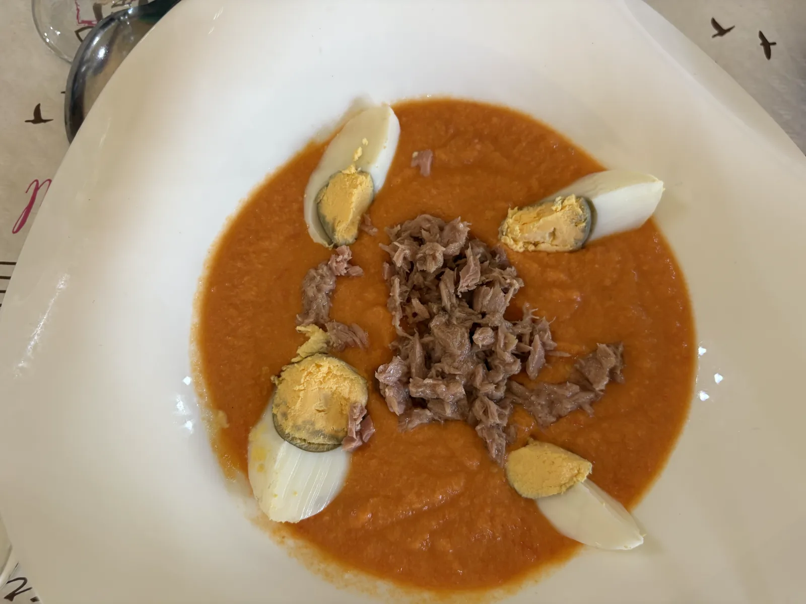Porra antequerana, Antequera's thick cold tomato soup, topped with tuna and hard-boiled egg