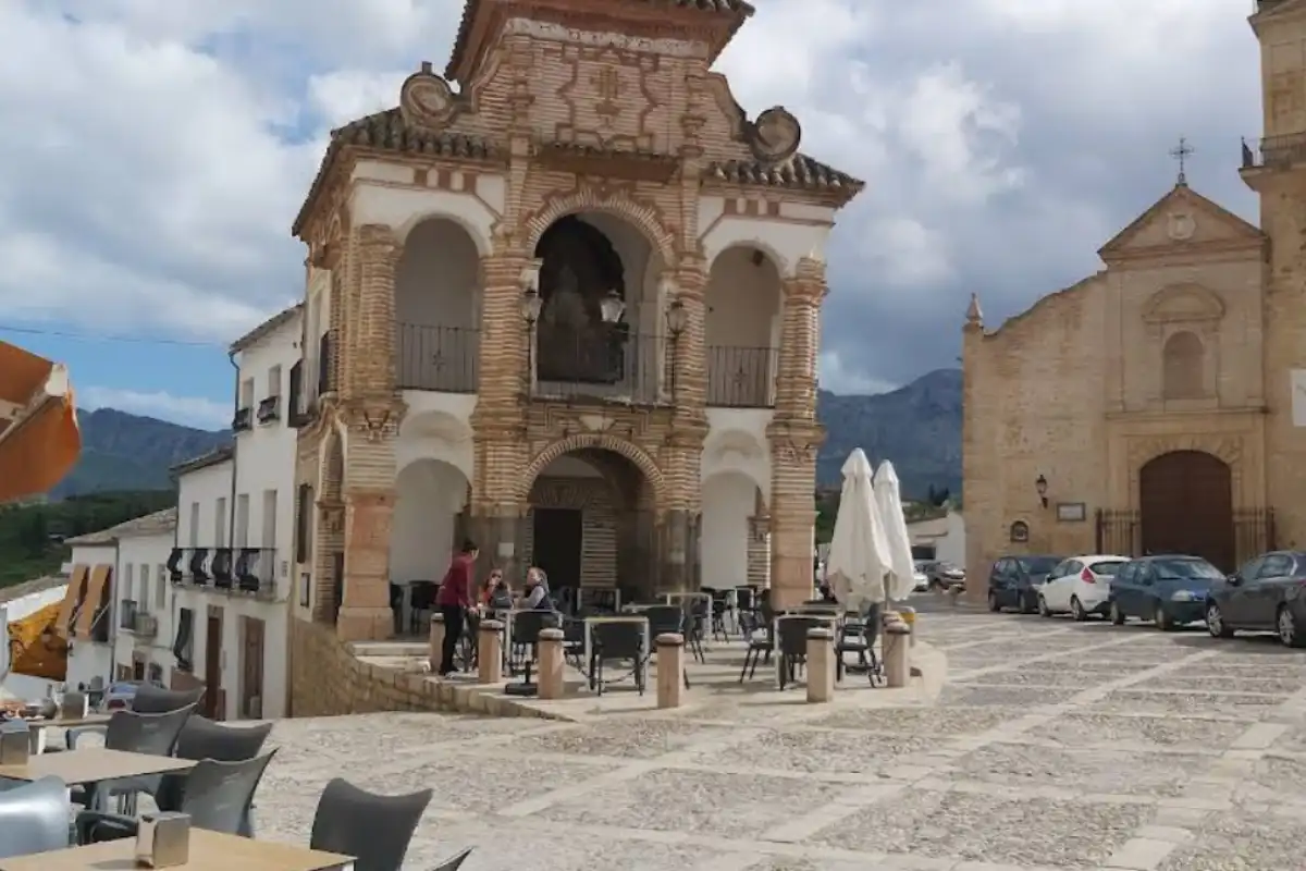 Bar La Socorrilla near Antequera's cathedral
