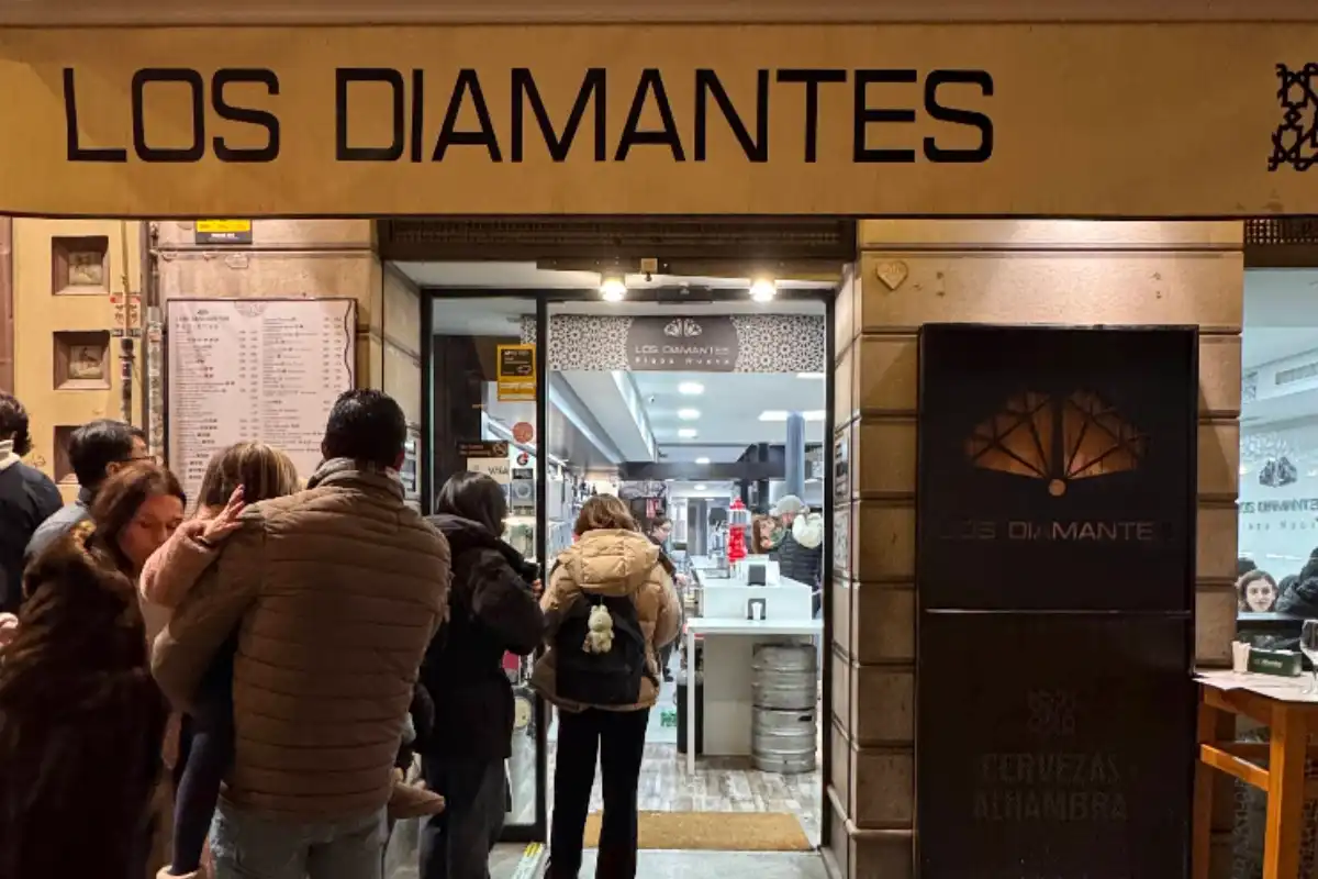 Bar Los Diamantes, Granada's most famous tapas bar on Calle Navas