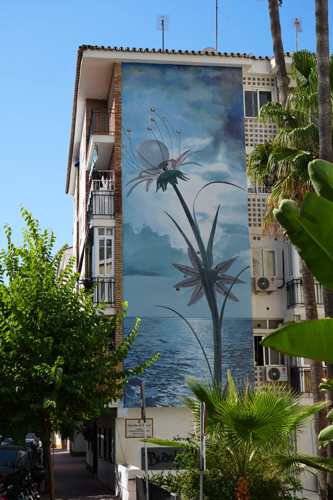 Una Flor de Futuro dandelion mural in Estepona