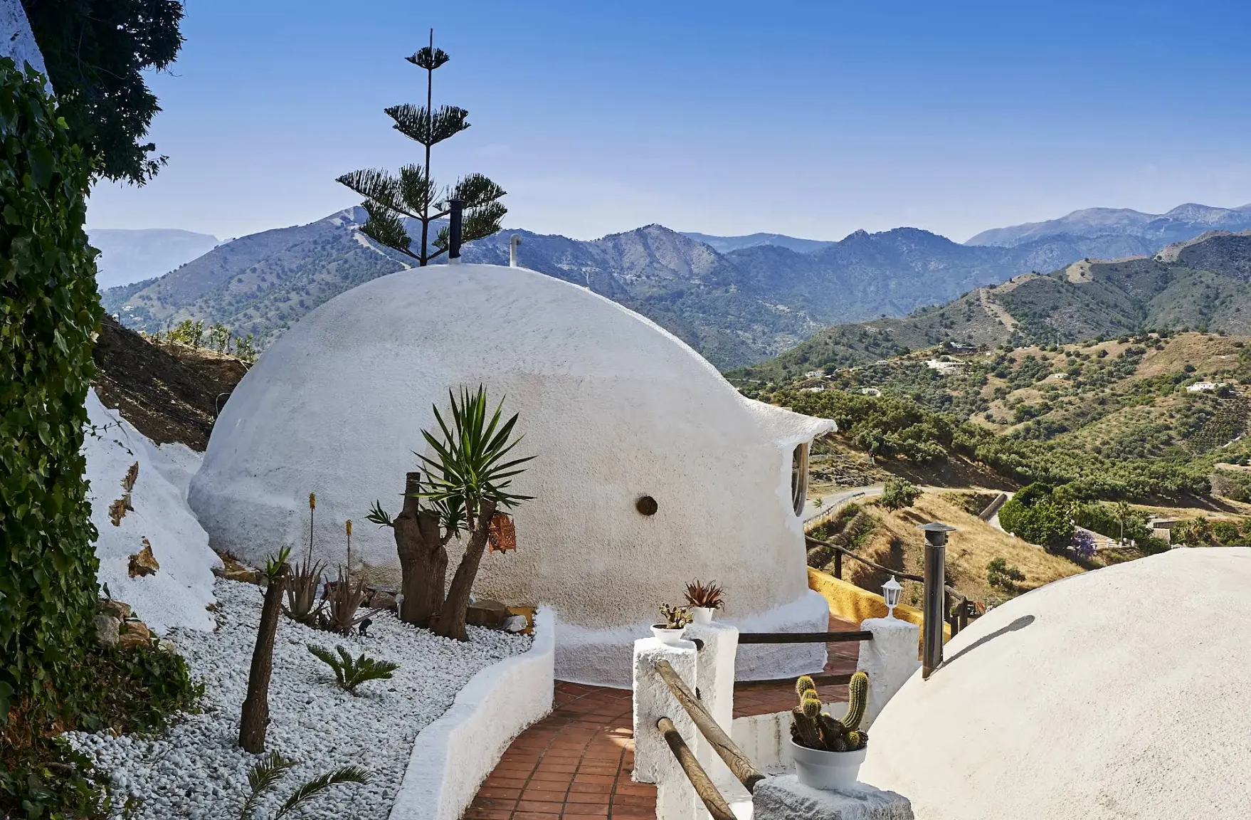 Hotel Los Caracoles perched in the mountains between Frigiliana and Torrox