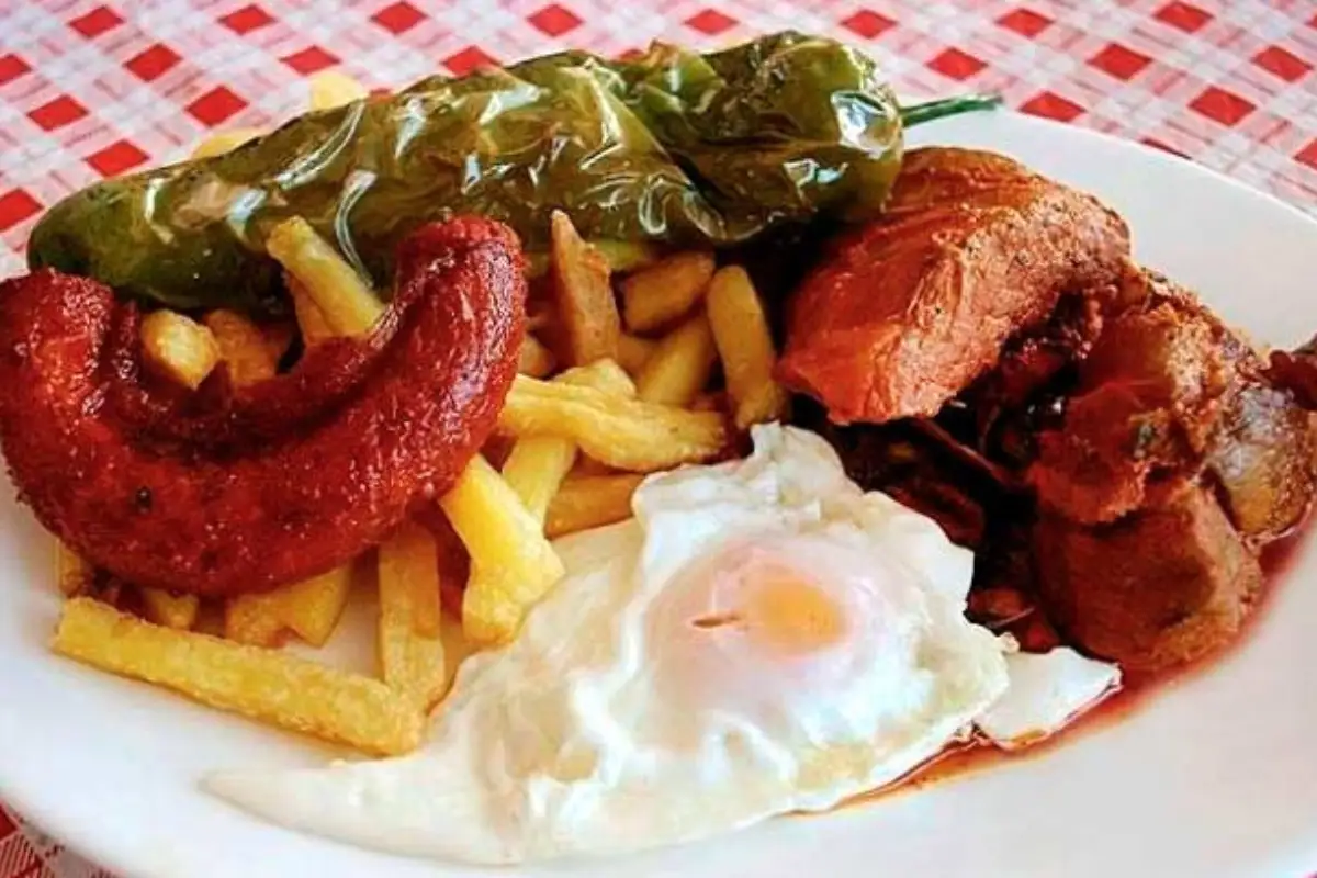 Plato de los montes, a Málaga mountain plate of eggs, chorizo and potatoes