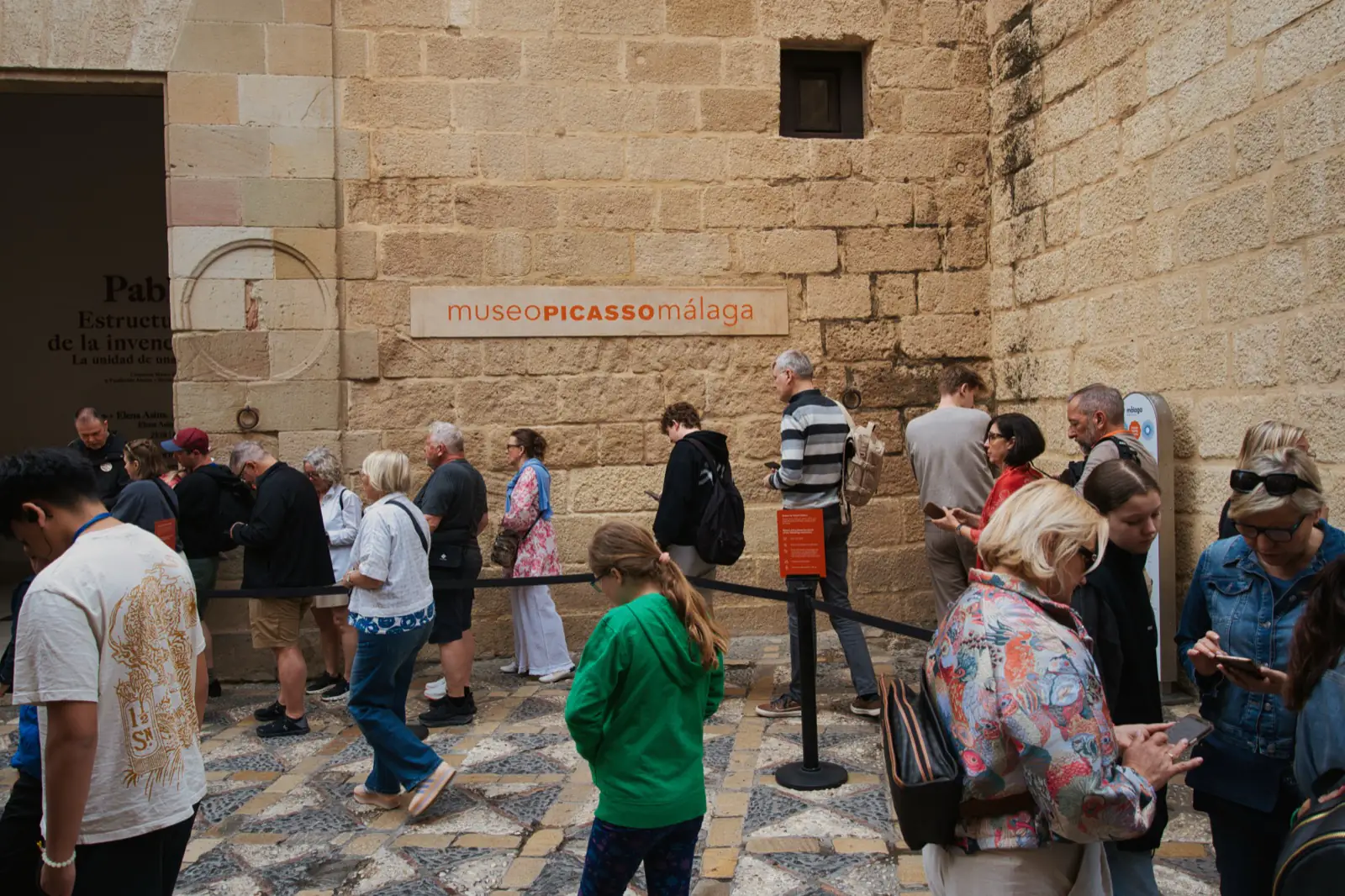 Queue outside the Picasso Museum in Málaga