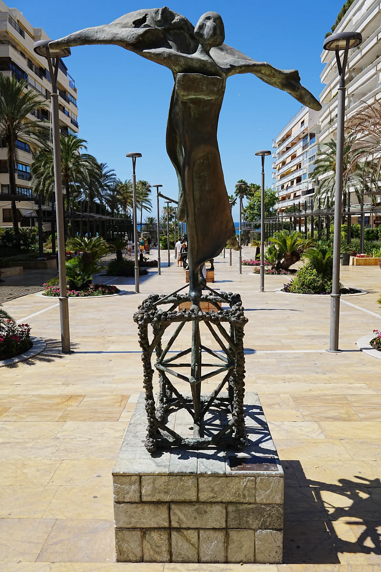 Surreal bronze Salvador Dalí sculpture on Marbella's Avenida del Mar