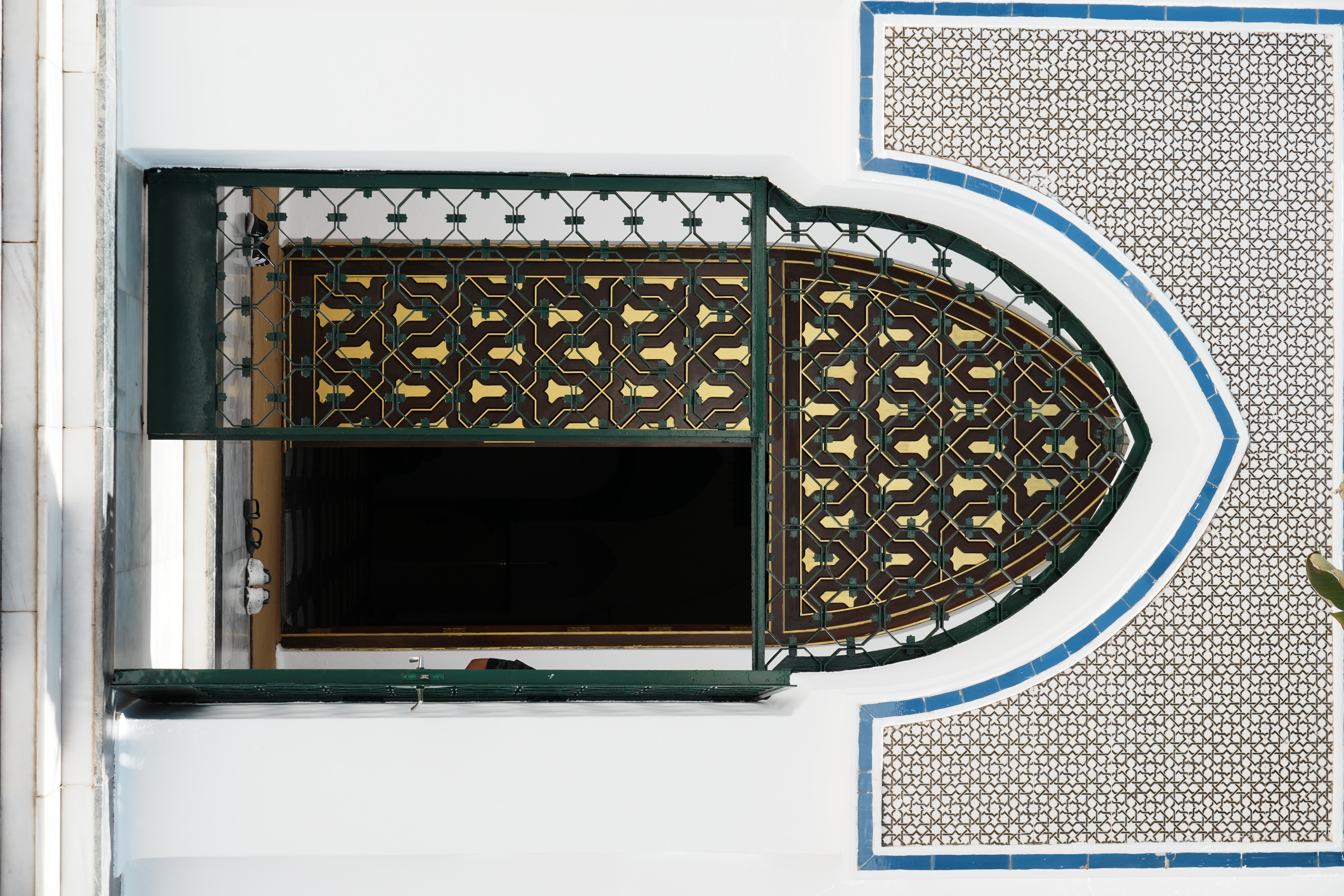 The ornate arched door of the King Abdulaziz Mosque in Marbella