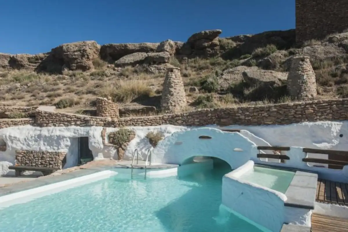 spain unusual stays 11