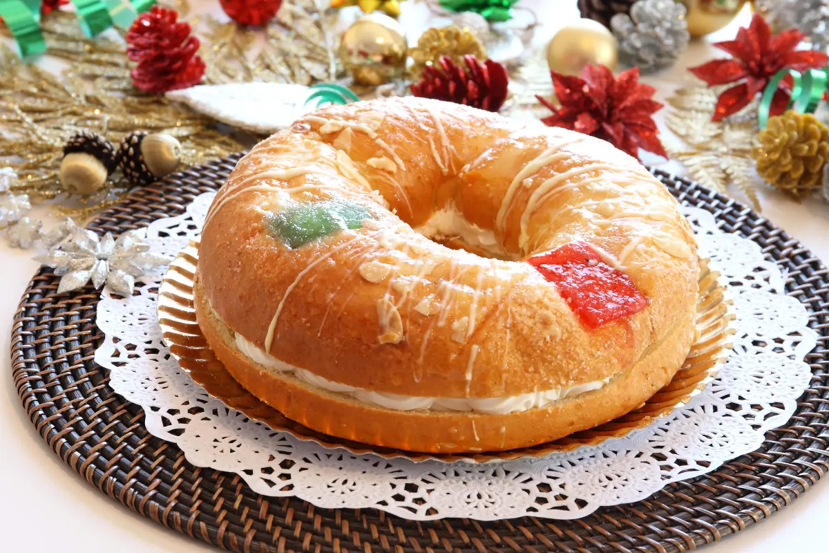 Roscón de reyes, the Spanish ring cake eaten on January 6