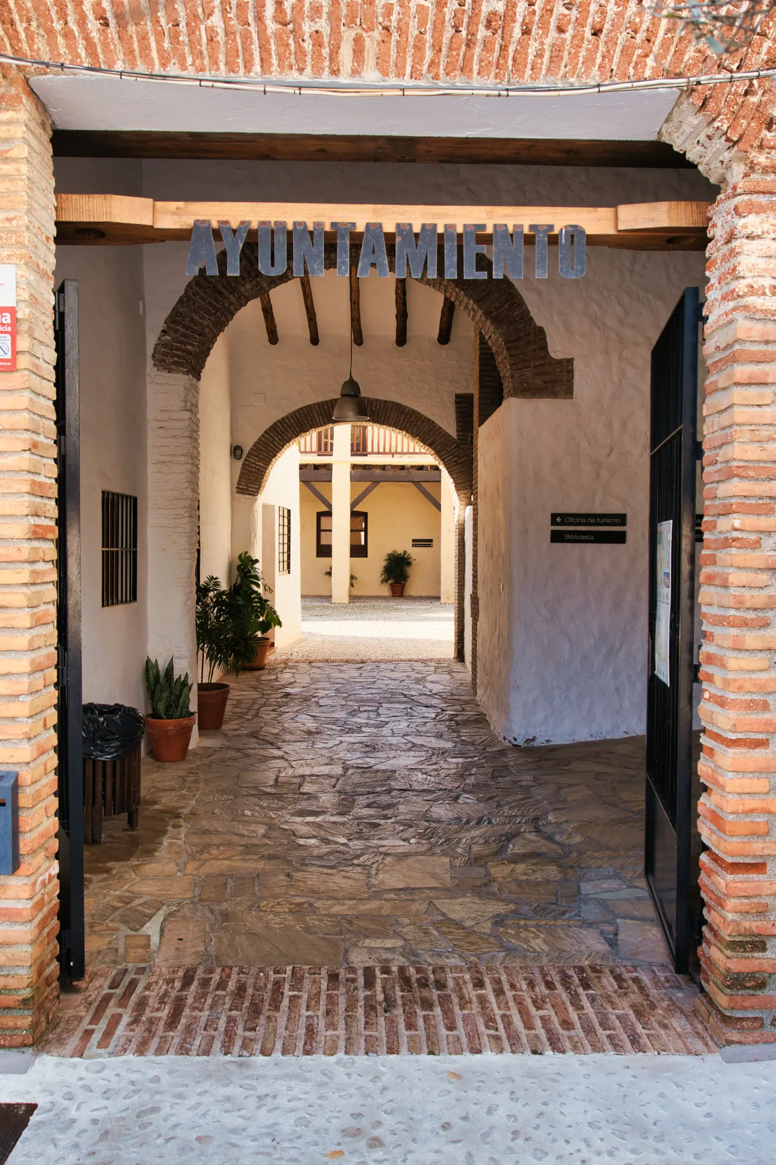 Ayuntamiento entrance near the car park