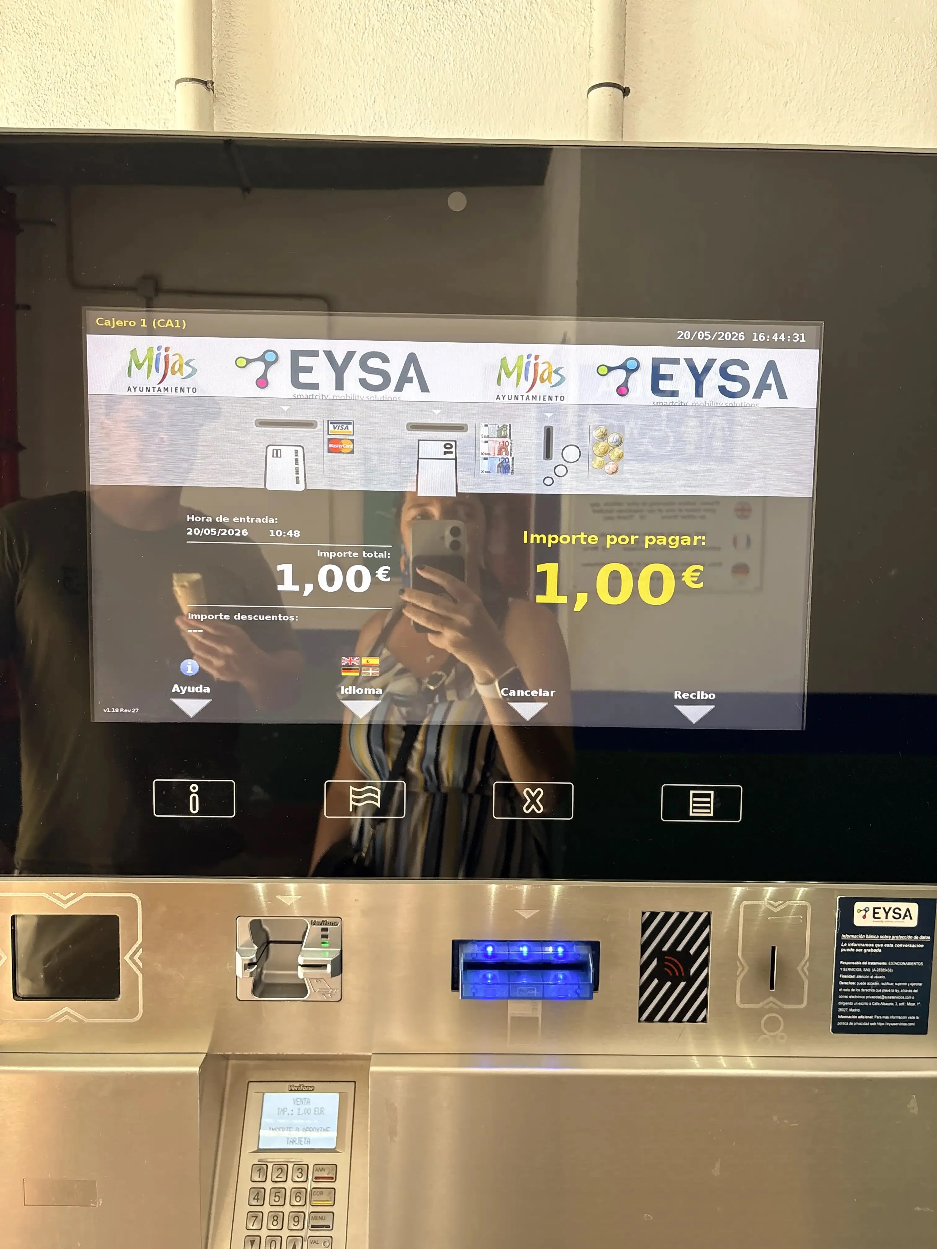 The EYSA parking payment machine in Mijas Pueblo showing a €1 charge on screen
