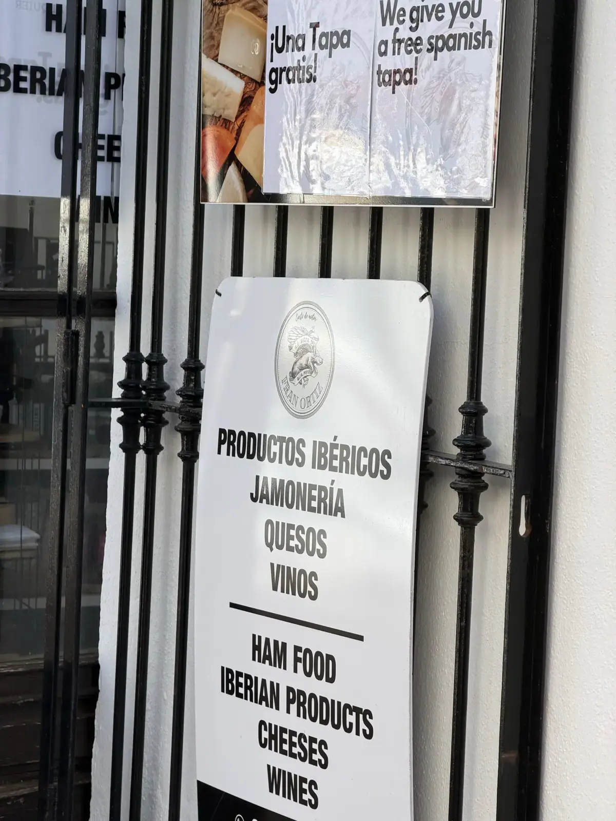 Free tapas with drinks sign in Mijas Pueblo