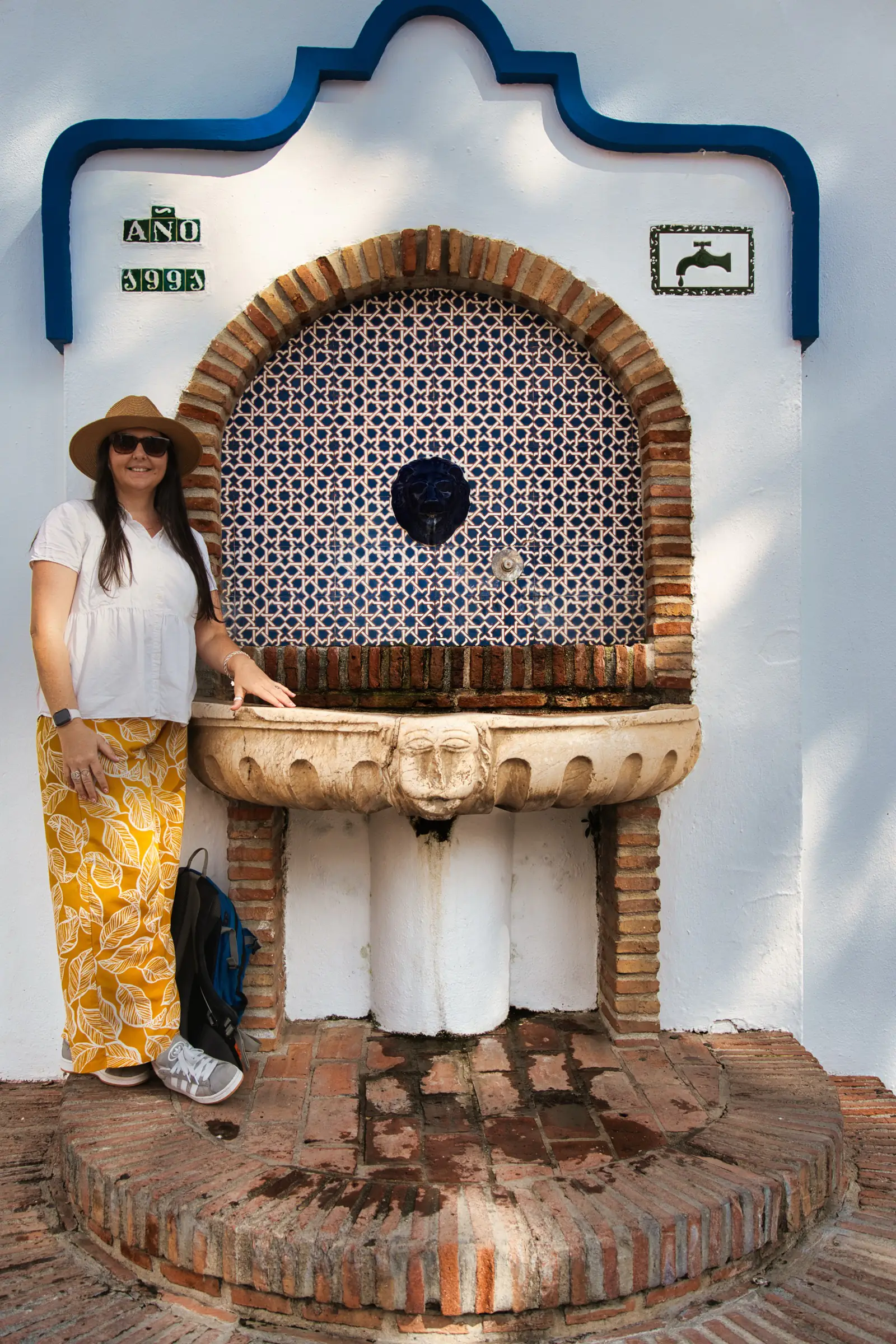 Fountain near the Balcón de Europa