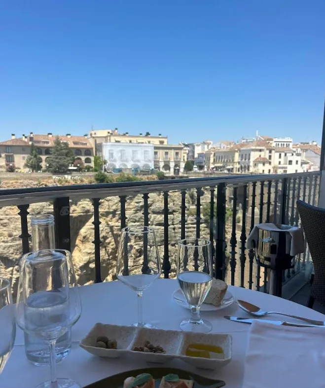 Albacara restaurant Hotel Montelirio terrace