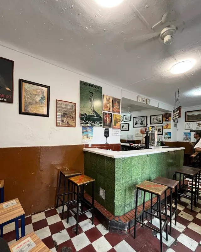 El Lechuguita traditional tapas counter