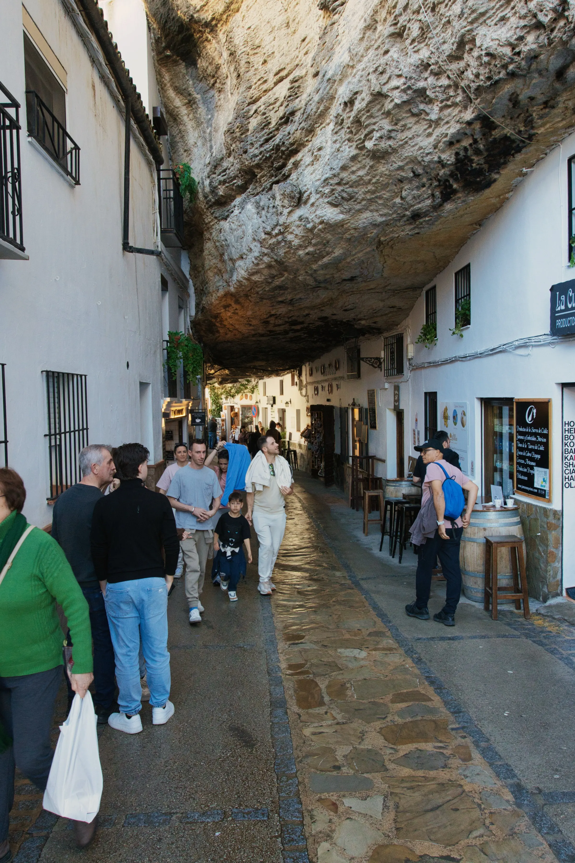 Cuevas de la Sombra deeper view