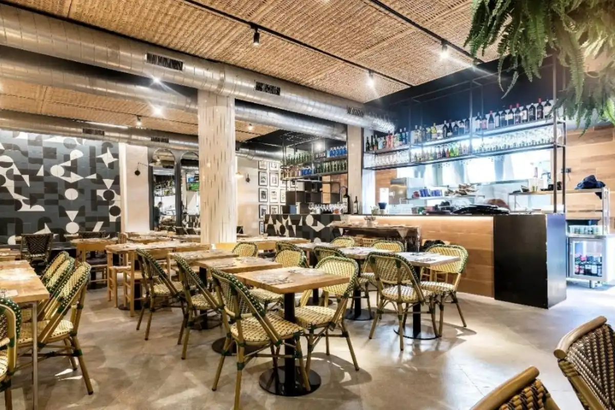 Duo Tapas, a contemporary tapas bar near Metropol Parasol in Seville.