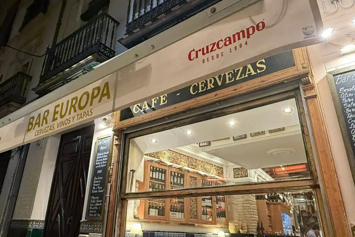 Bar Europa, a no-frills bar famous for serranitos in Seville.